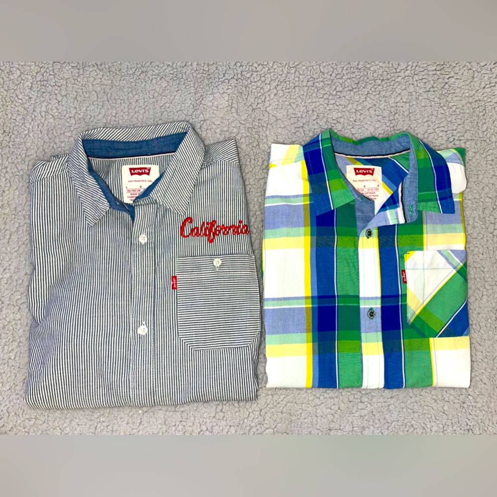 Levi’s Boys Size Large Button Down Shirts (2)